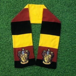 Retro Harry Potter Gryffindor Embroidered Crest Scarf